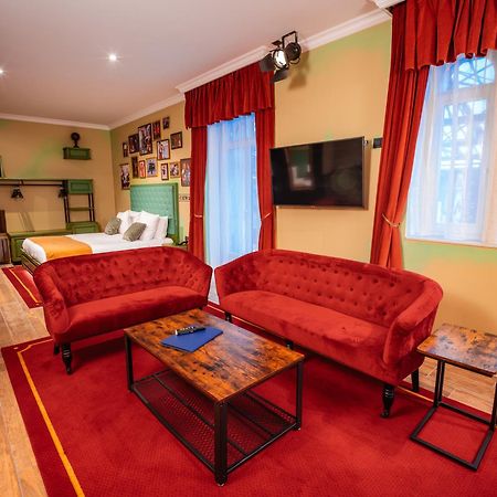 Theater Hotel Де Пане Екстериор снимка