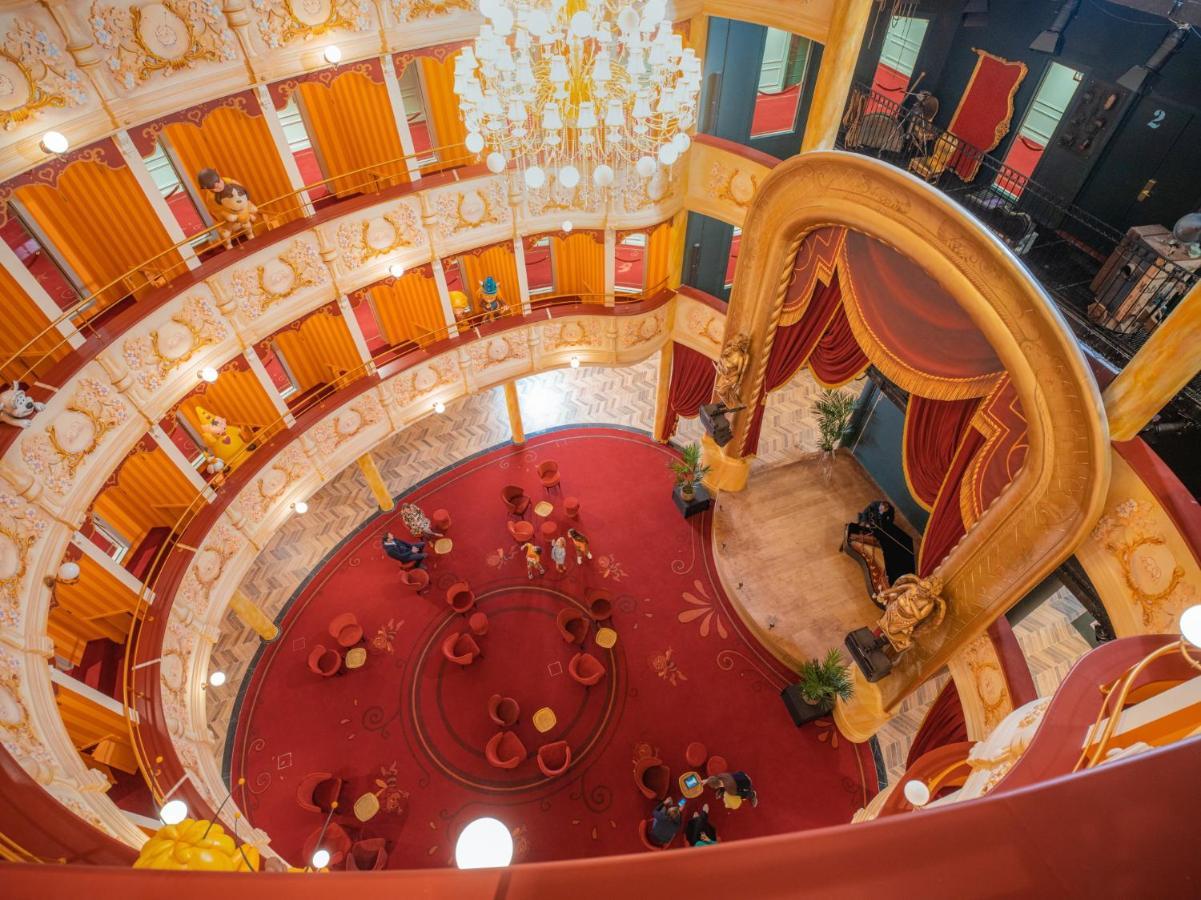 Theater Hotel Де Пане Екстериор снимка