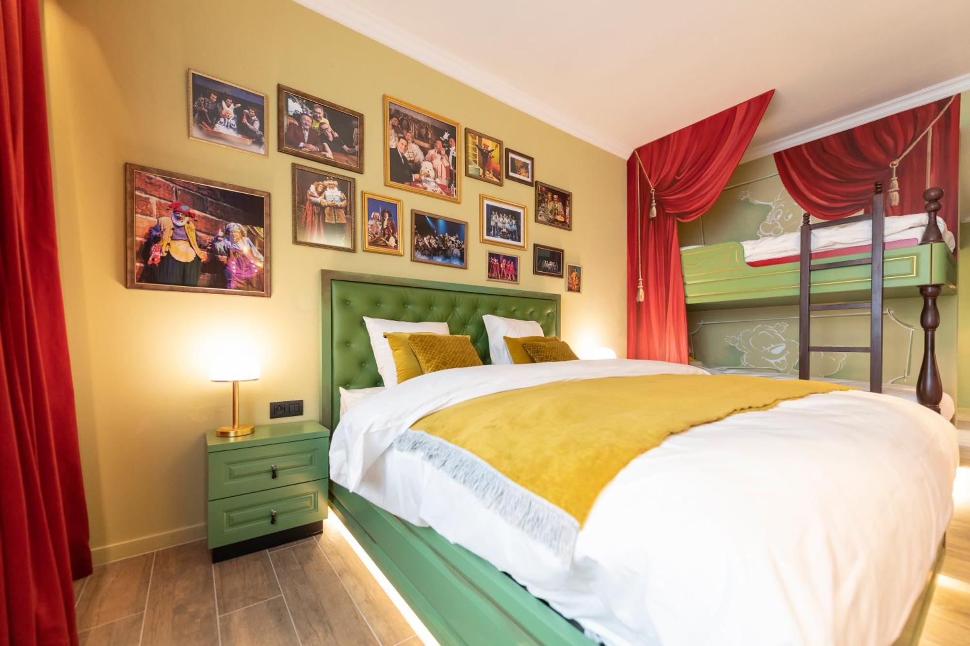 Theater Hotel Де Пане Екстериор снимка