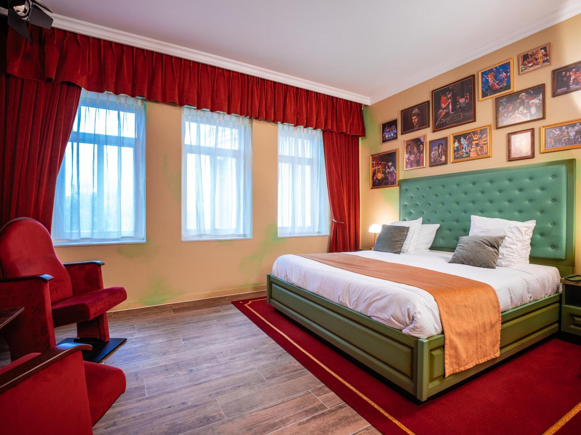 Theater Hotel Де Пане Екстериор снимка