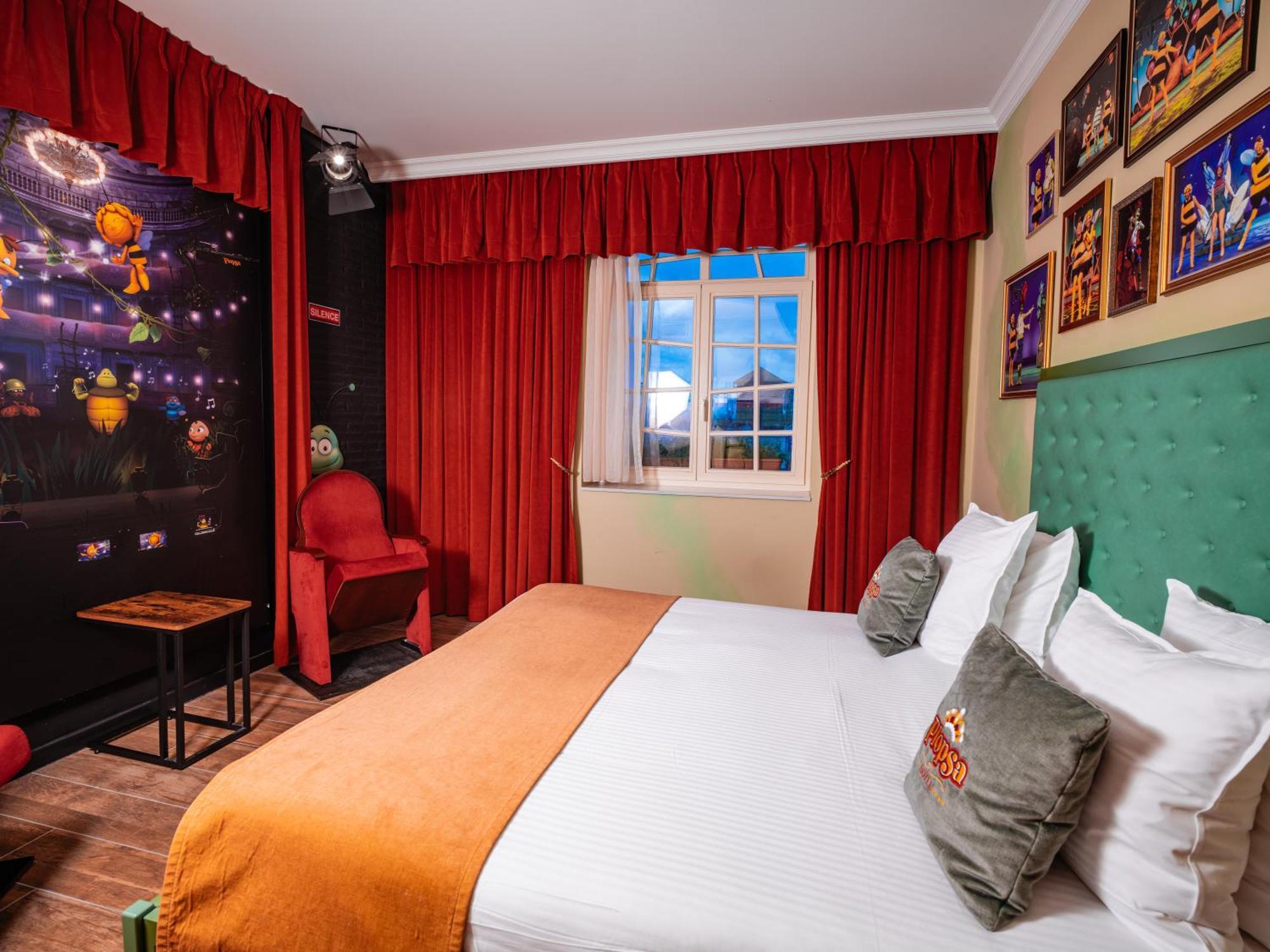 Theater Hotel Де Пане Екстериор снимка