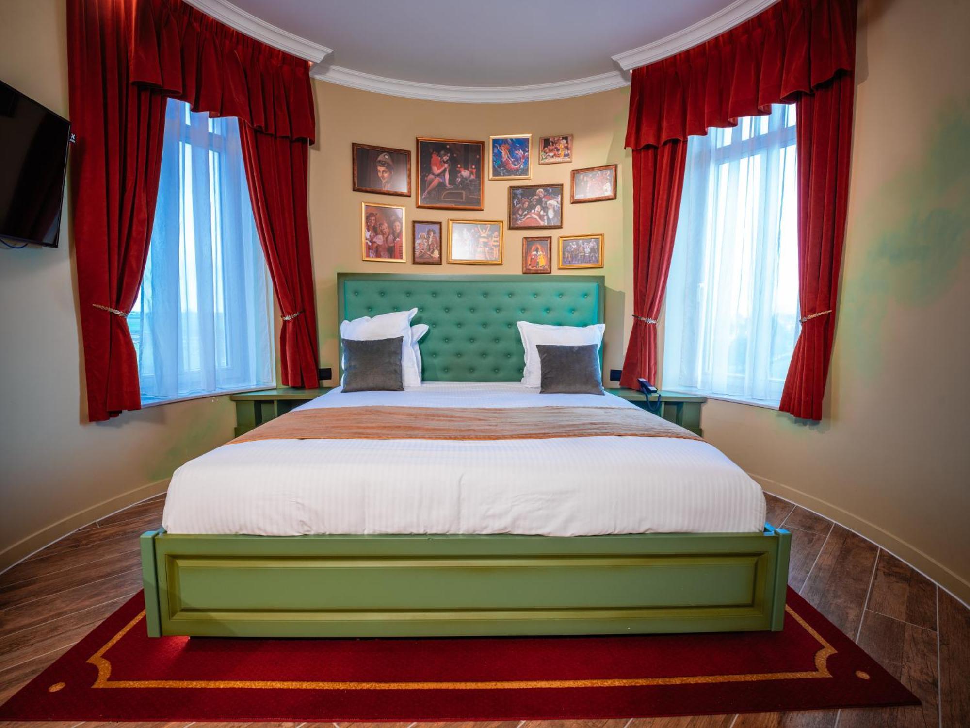 Theater Hotel Де Пане Екстериор снимка